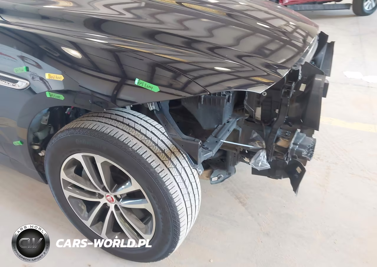 2017 Jaguar F-Pace 35T Premium VIN:SADCJ2BV5HA894750 - 18