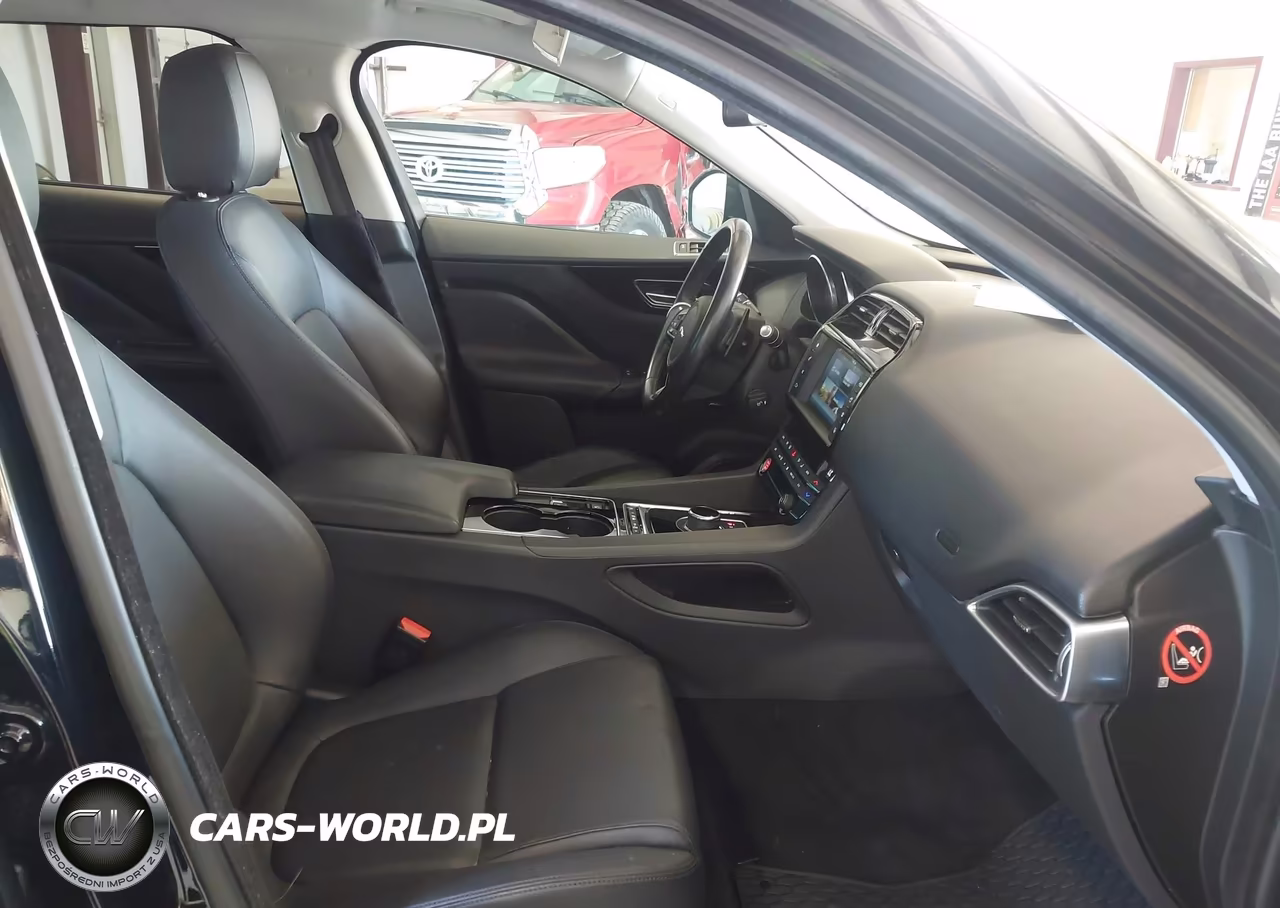 2017 Jaguar F-Pace 35T Premium VIN:SADCJ2BV5HA894750 - 5