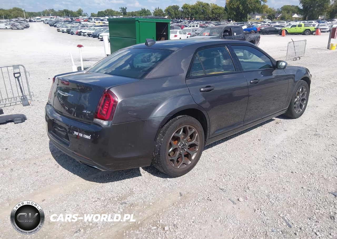 2016 Chrysler 300 S VIN:2C3CCAGG1GH145068 - 4