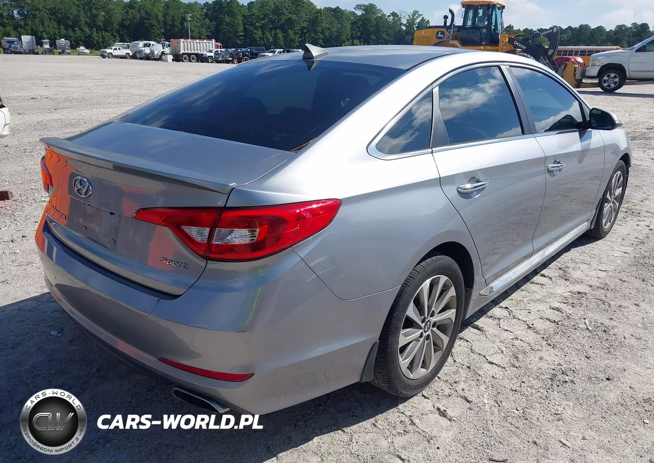 2015 Hyundai Sonata Sport VIN:5NPE34AF5FH166095 - 4