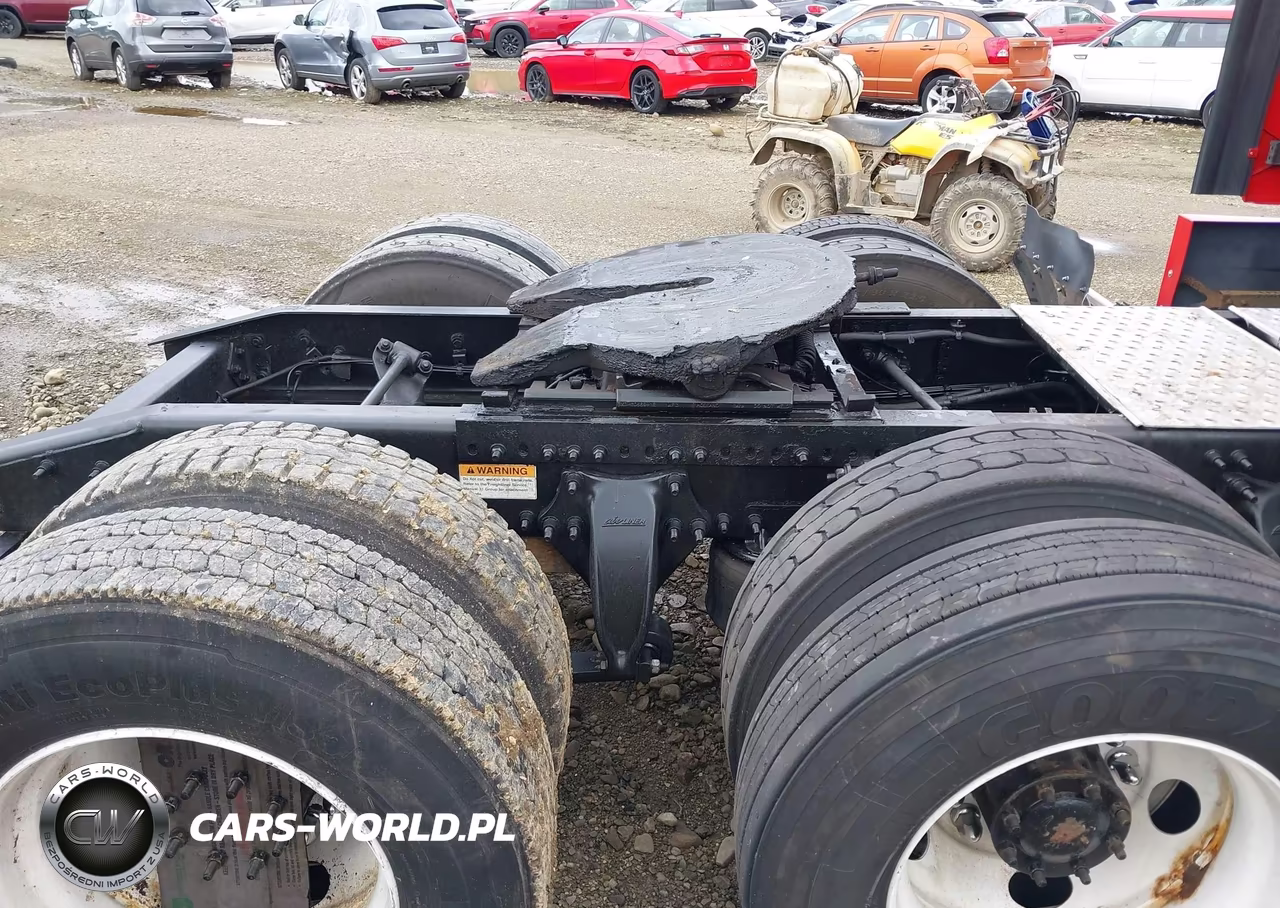 2018 Freightliner Cascadia 125 VIN:3AKJGLDV8JSJT7160 - 13