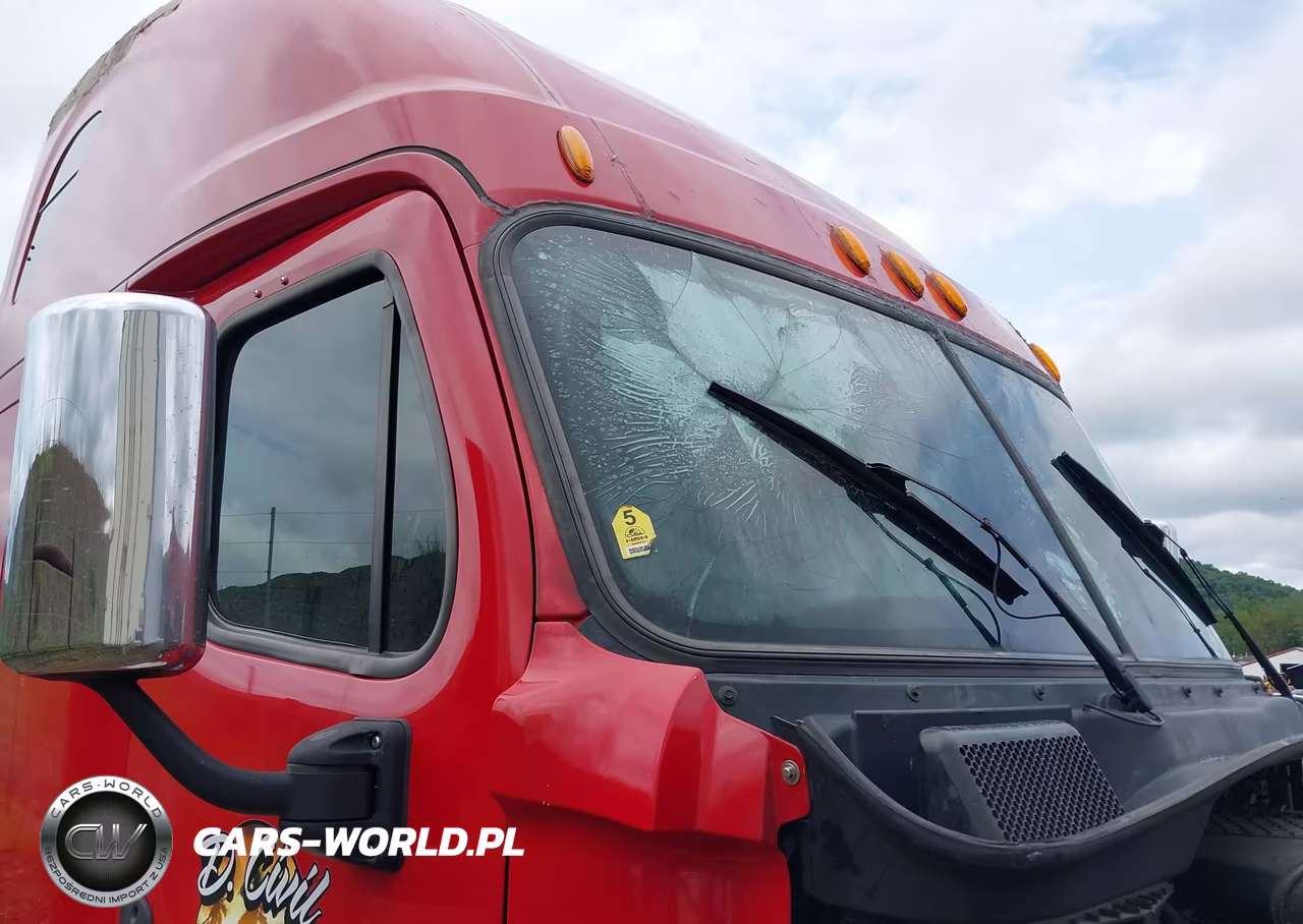 2018 Freightliner Cascadia 125 VIN:3AKJGLDV8JSJT7160 - 17
