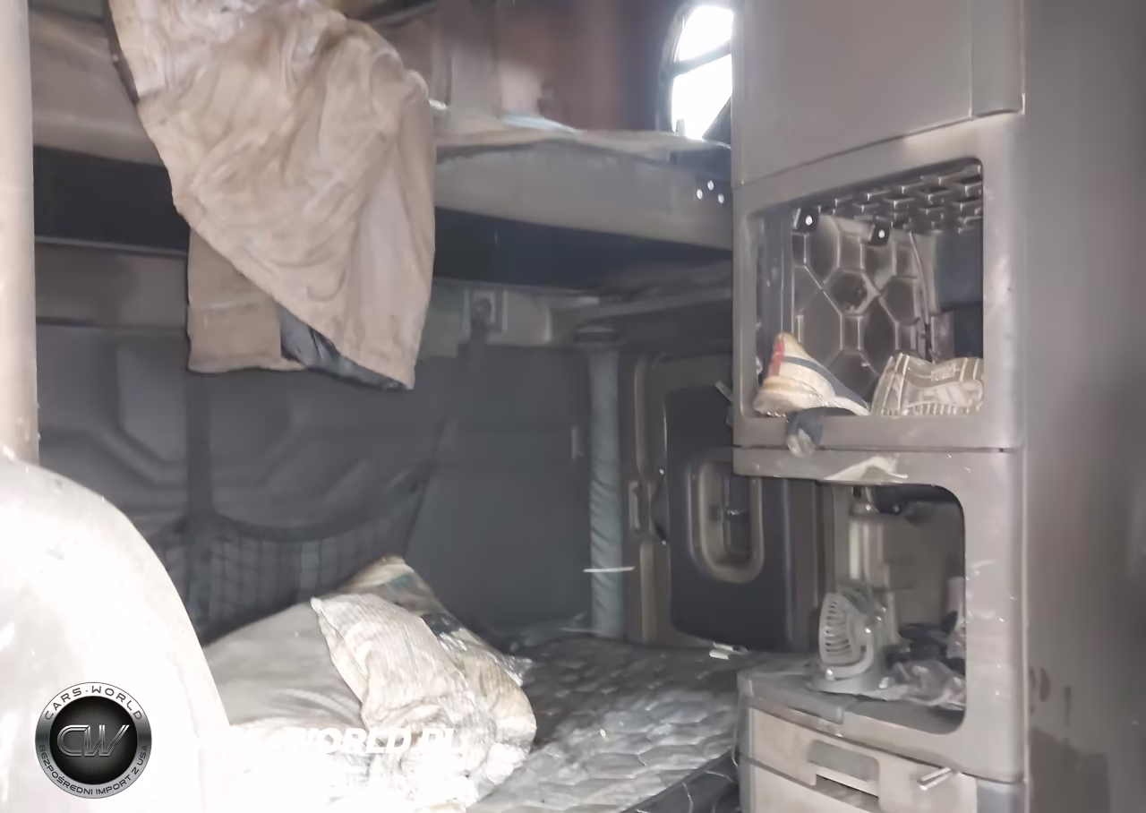 2018 Freightliner Cascadia 125 VIN:3AKJGLDV8JSJT7160 - 19