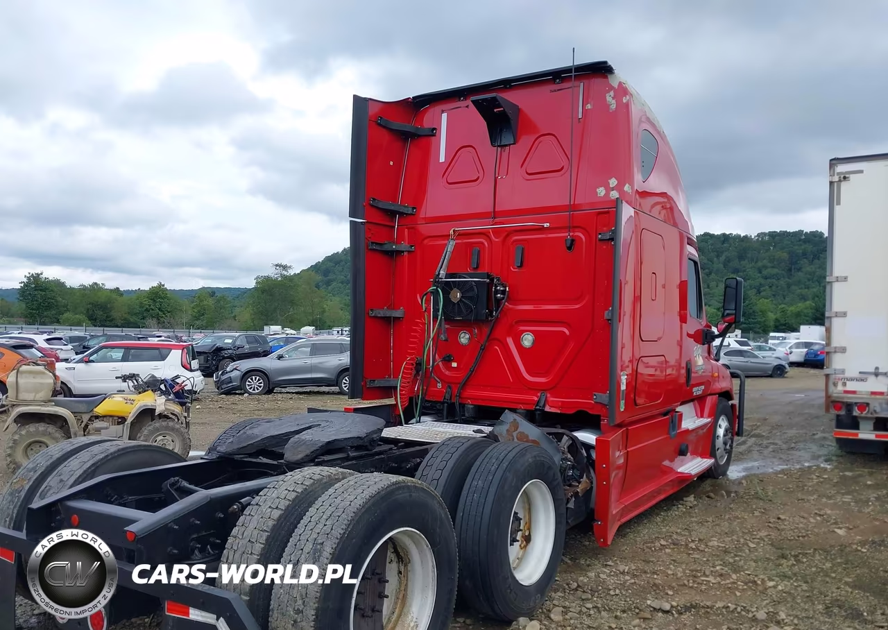 2018 Freightliner Cascadia 125 VIN:3AKJGLDV8JSJT7160 - 4