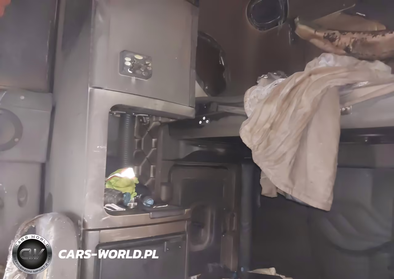 2018 Freightliner Cascadia 125 VIN:3AKJGLDV8JSJT7160 - 7