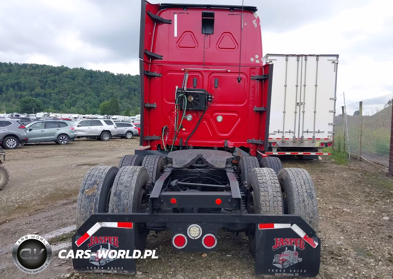 2018 Freightliner Cascadia 125 VIN:3AKJGLDV8JSJT7160 - 8