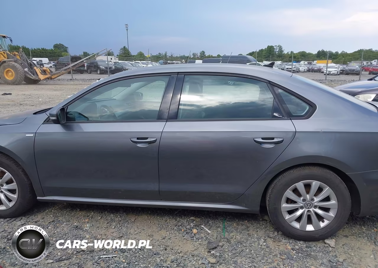 2015 Volkswagen Passat 1.8T Wolfsburg Edition VIN:1VWAT7A38FC010874 - 15