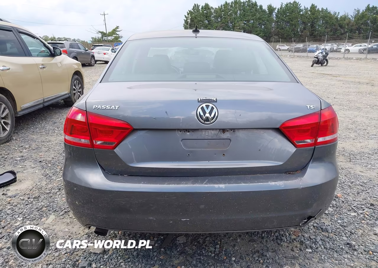 2015 Volkswagen Passat 1.8T Wolfsburg Edition VIN:1VWAT7A38FC010874 - 17