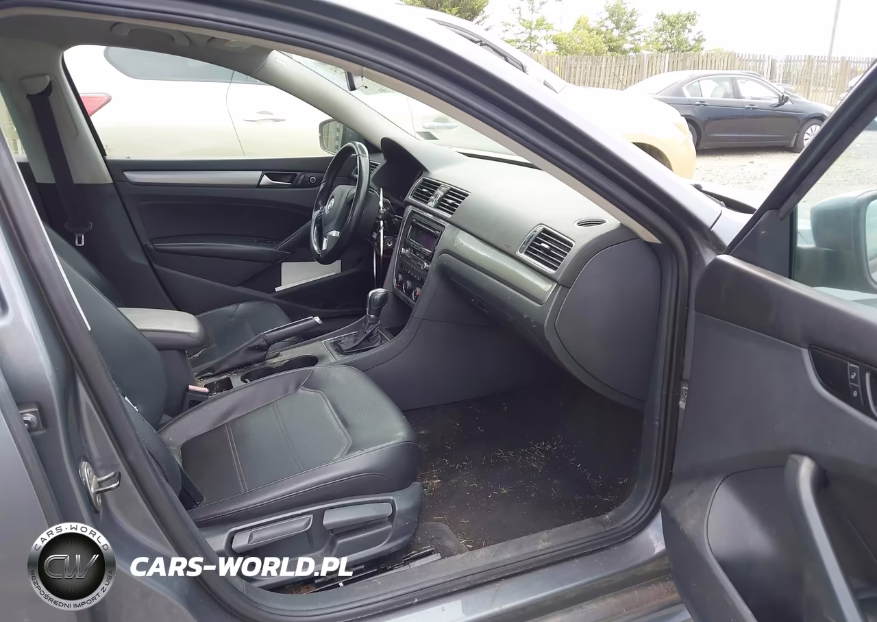 2015 Volkswagen Passat 1.8T Wolfsburg Edition VIN:1VWAT7A38FC010874 - 5