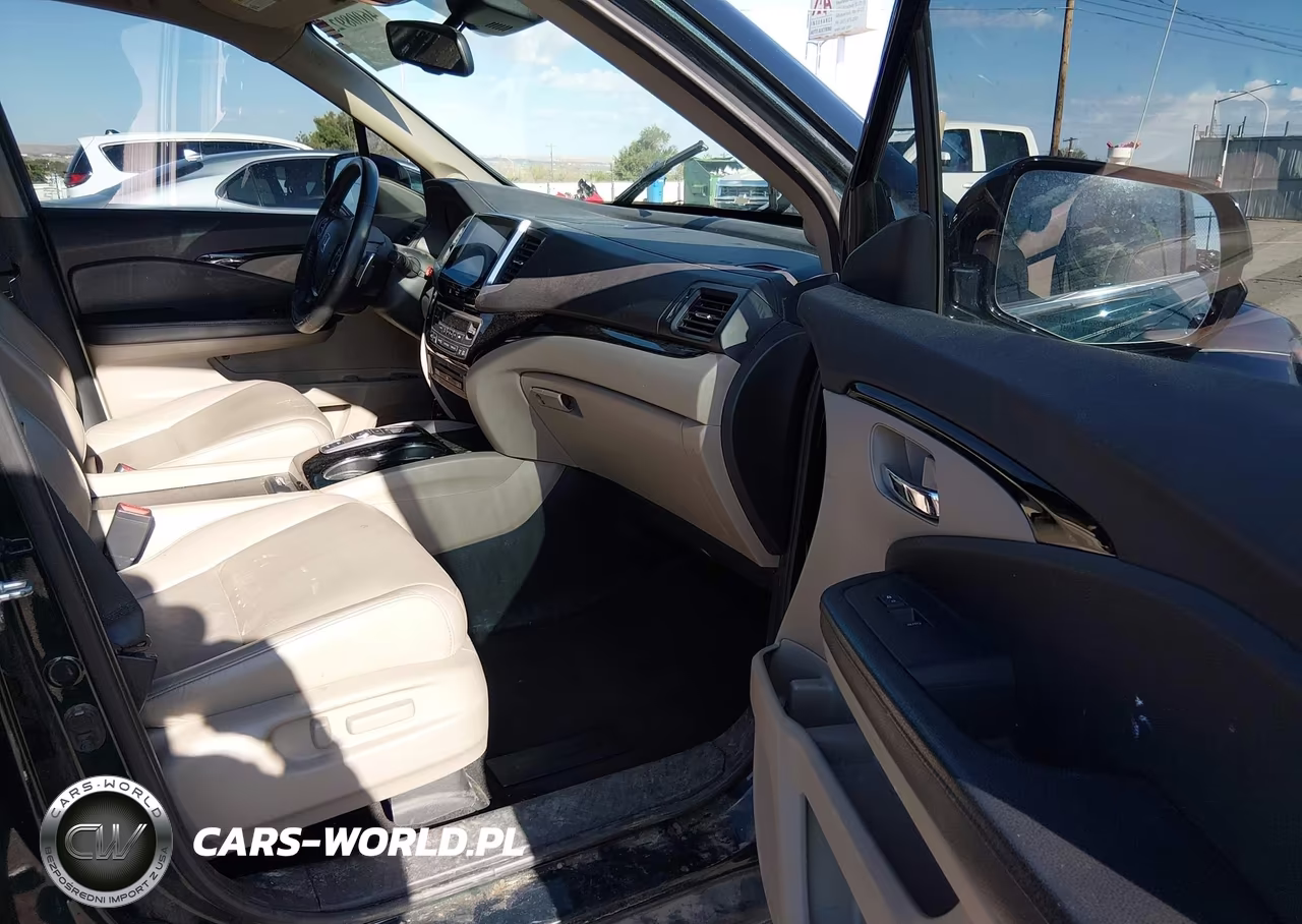 2016 Honda Pilot Touring VIN:5FNYF6H93GB109409 - 5