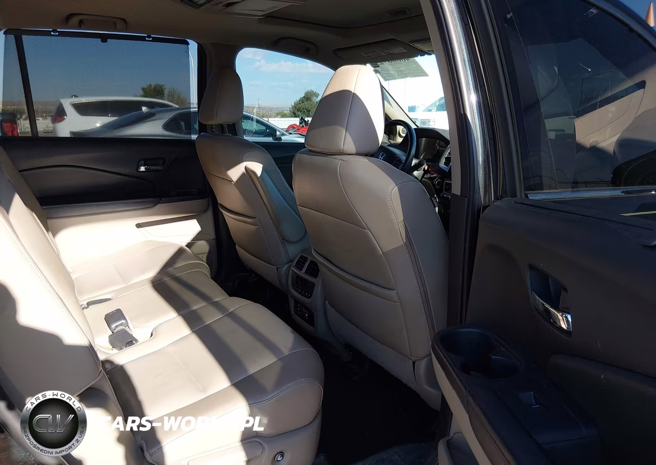 2016 Honda Pilot Touring VIN:5FNYF6H93GB109409 - 8
