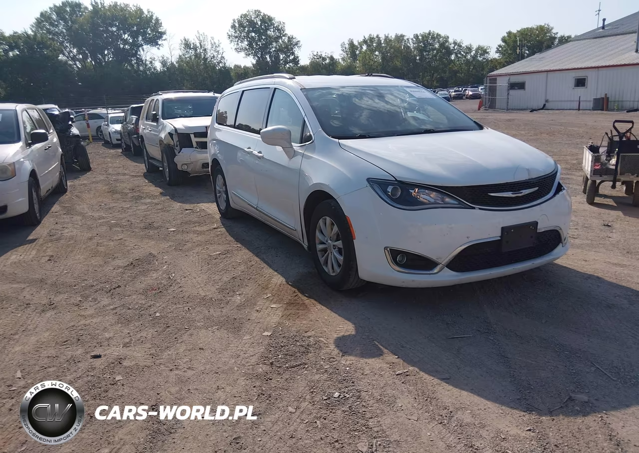 2017 Chrysler Pacifica Touring-L