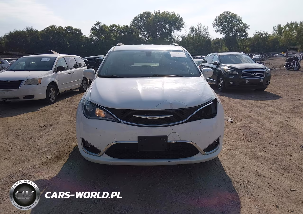 2017 Chrysler Pacifica Touring-L VIN:2C4RC1BG5HR702587 - 13