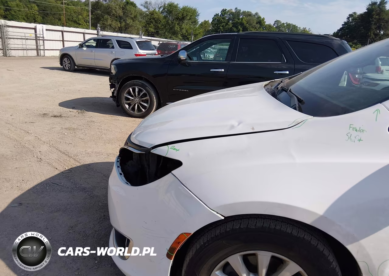 2017 Chrysler Pacifica Touring-L VIN:2C4RC1BG5HR702587 - 19
