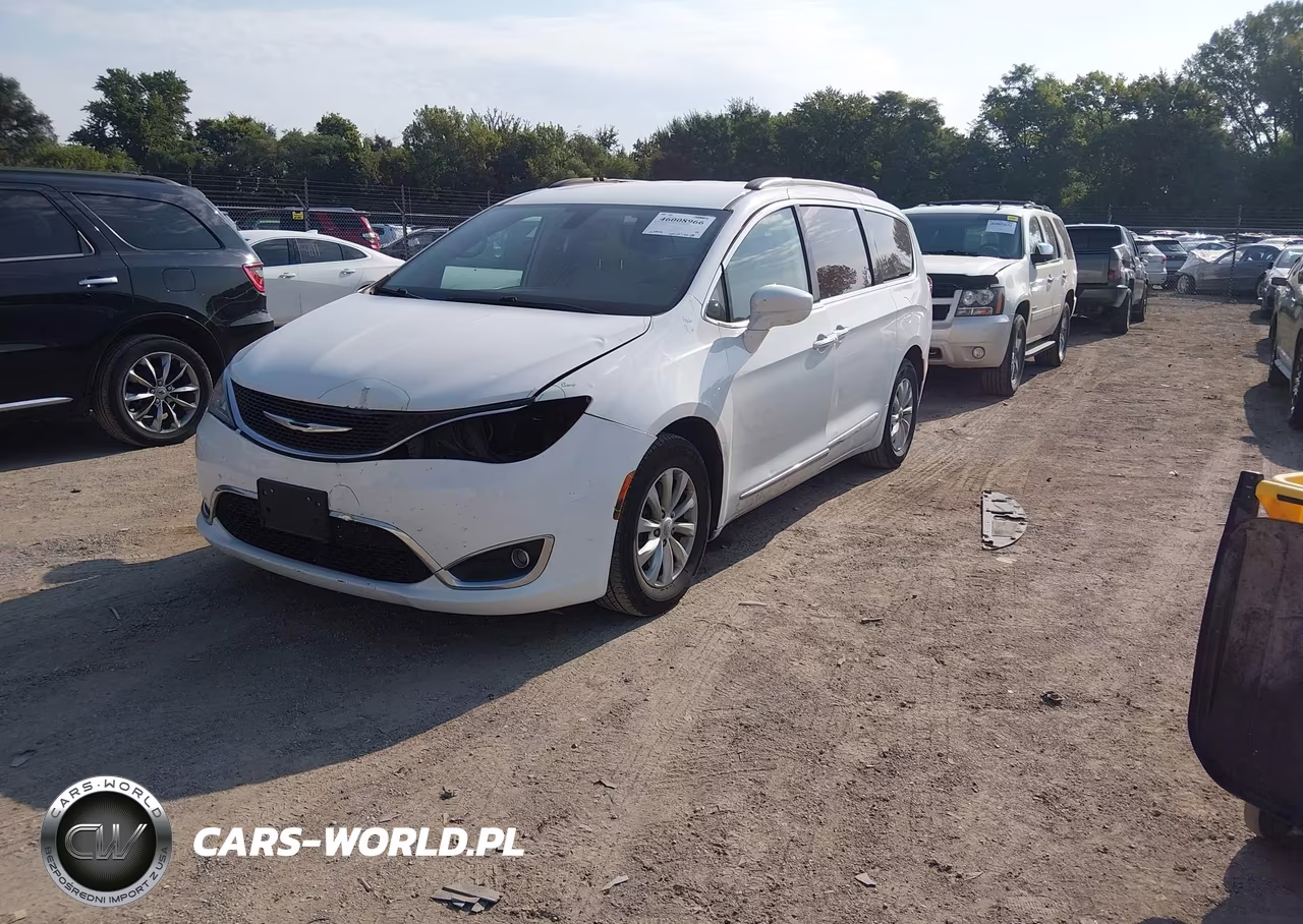 2017 Chrysler Pacifica Touring-L VIN:2C4RC1BG5HR702587 - 2