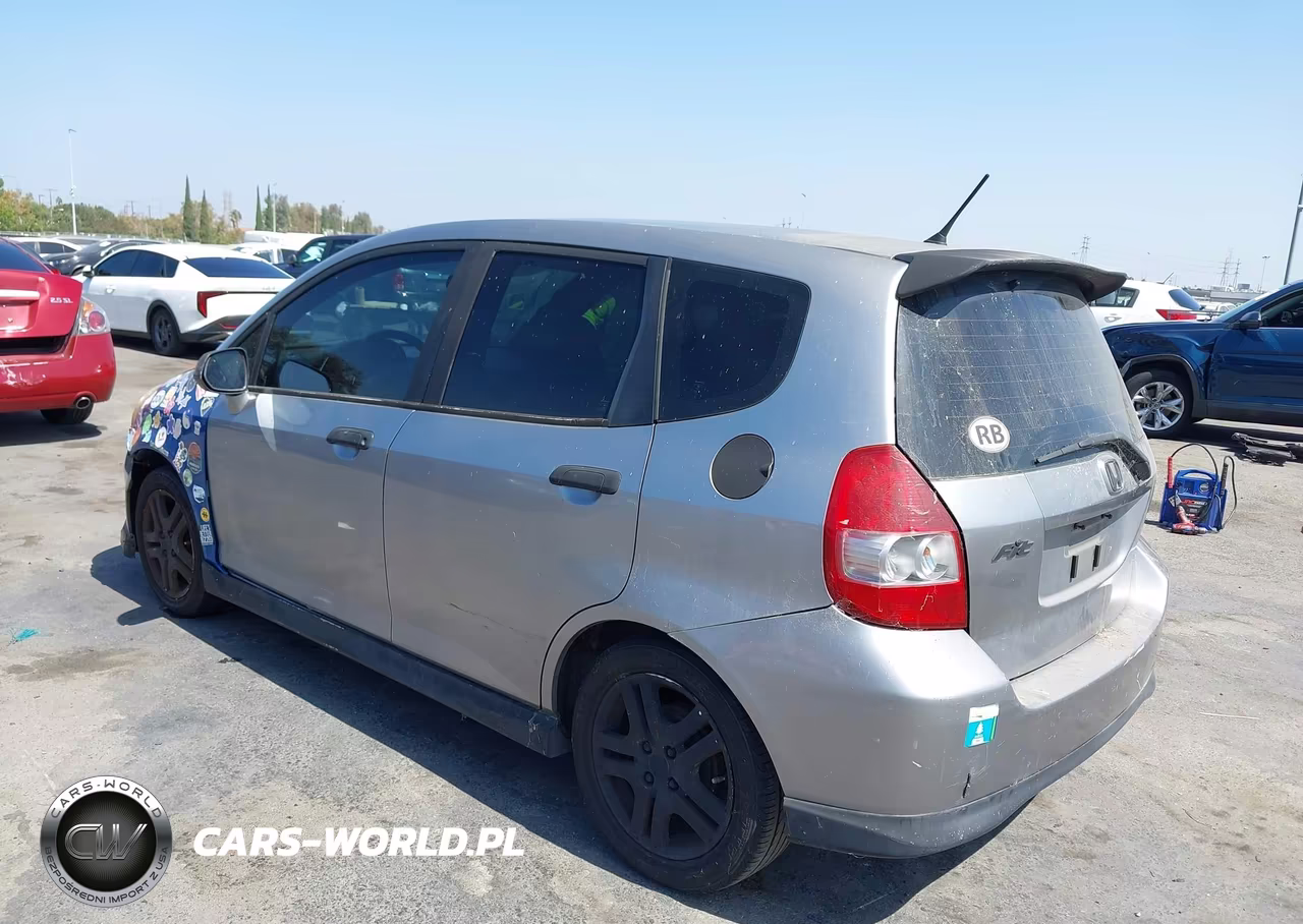 2008 Honda Fit Sport VIN:JHMGD37628S011398 - 3