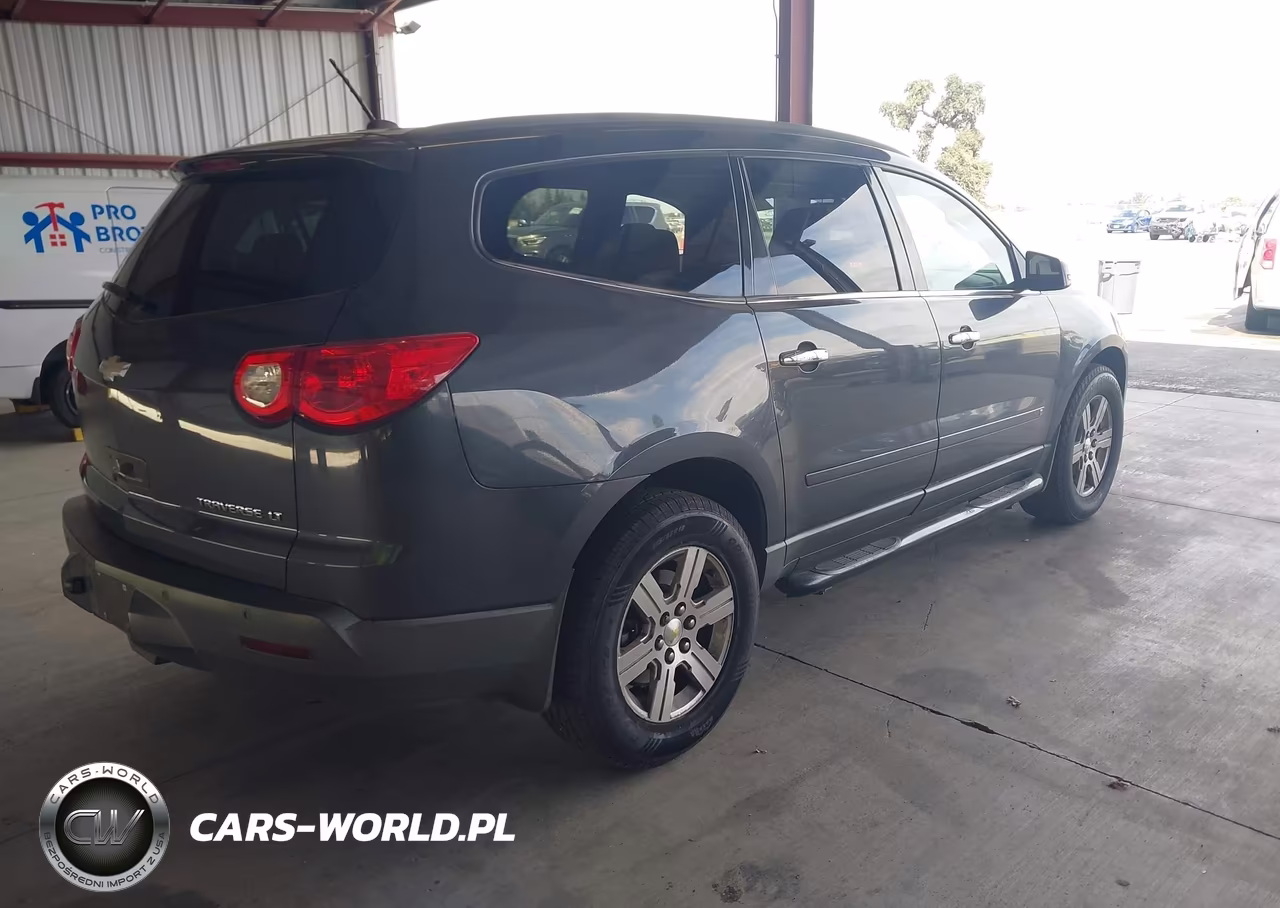 2010 Chevrolet Traverse Lt VIN:1GNLRFED7AS153506 - 4