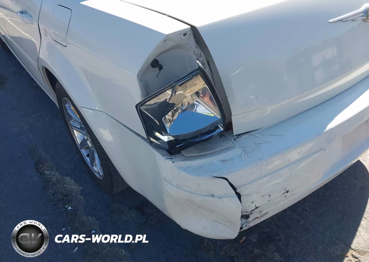 2006 Chrysler 300 VIN:2C3KA43R06H376181 - 11