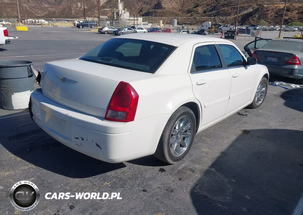 2006 Chrysler 300 VIN:2C3KA43R06H376181 - 4