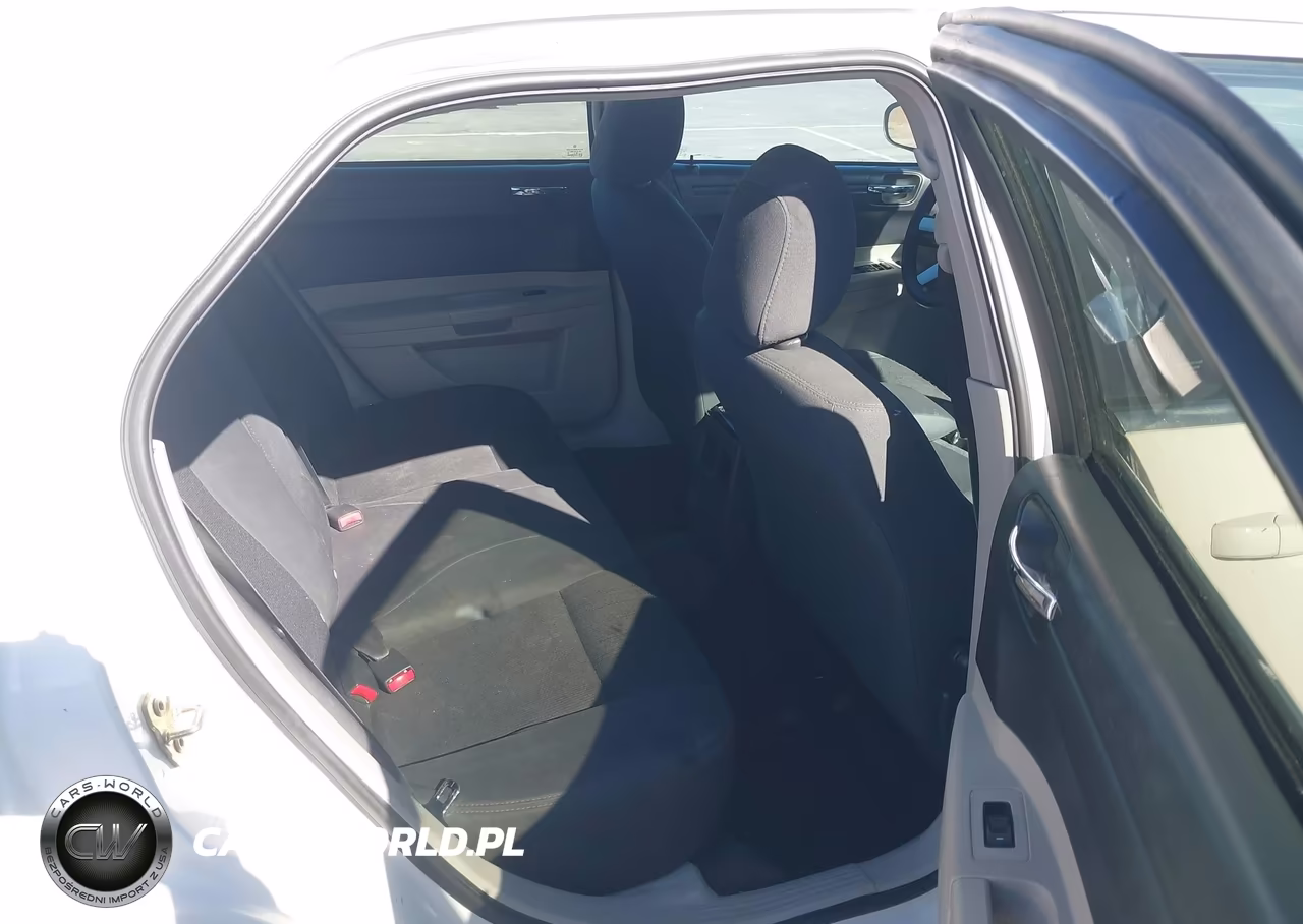 2006 Chrysler 300 VIN:2C3KA43R06H376181 - 8