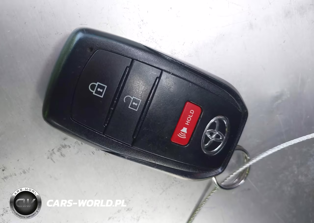 2024 Toyota Corolla Cross Le VIN:7MUCAAAG5RV100817 - 11