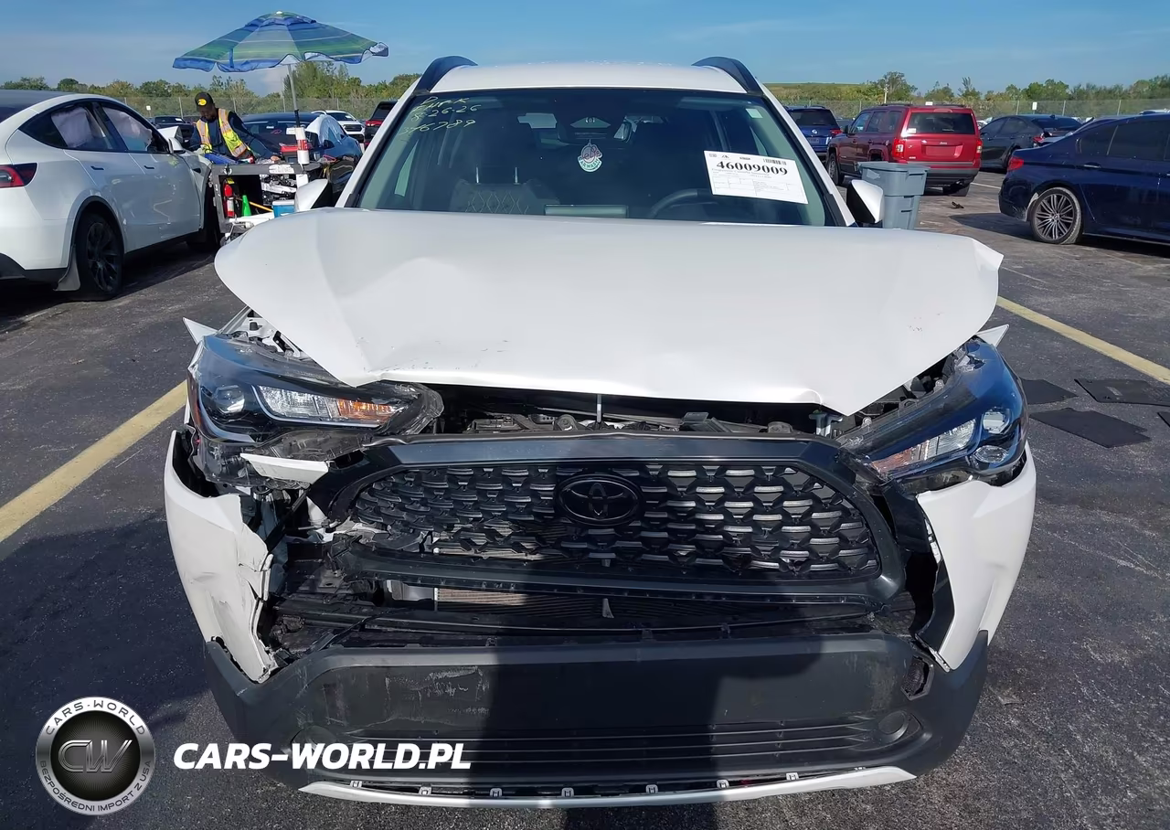 2024 Toyota Corolla Cross Le VIN:7MUCAAAG5RV100817 - 12