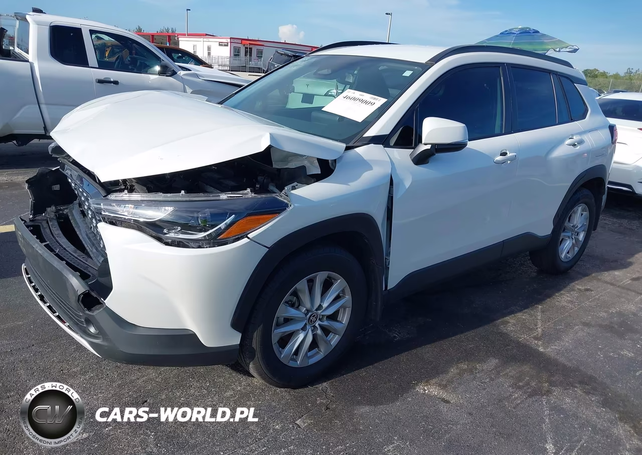2024 Toyota Corolla Cross Le VIN:7MUCAAAG5RV100817 - 2