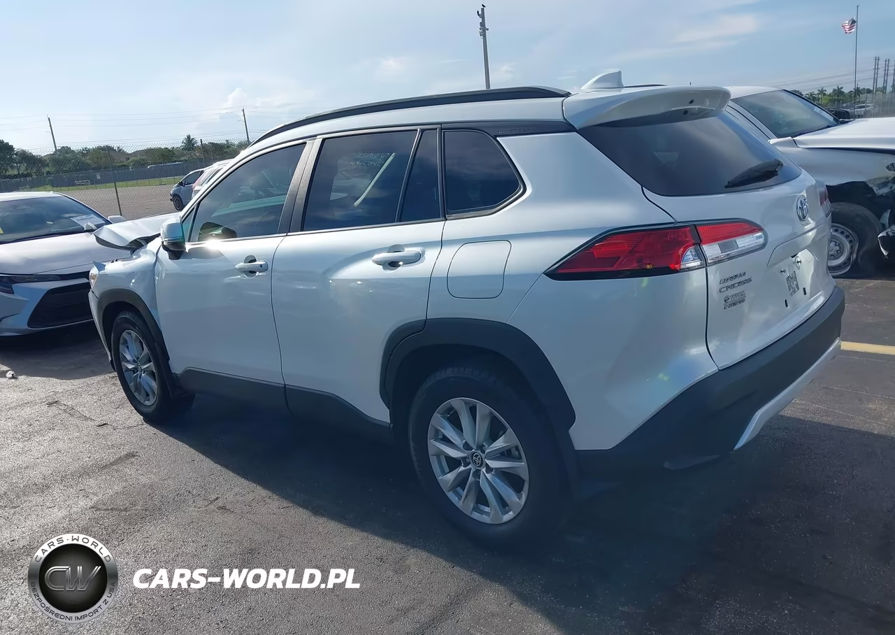 2024 Toyota Corolla Cross Le VIN:7MUCAAAG5RV100817 - 3