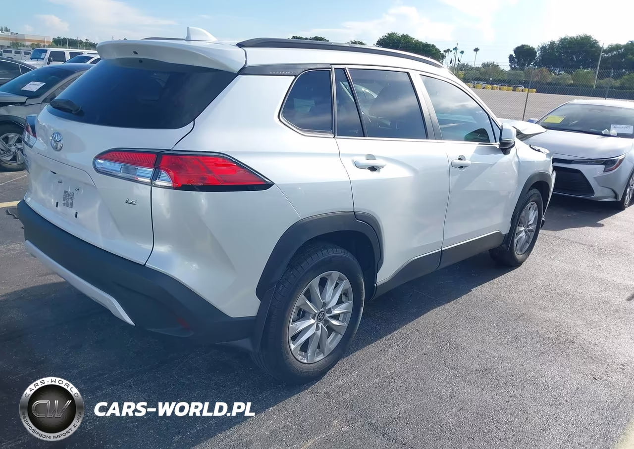 2024 Toyota Corolla Cross Le VIN:7MUCAAAG5RV100817 - 4