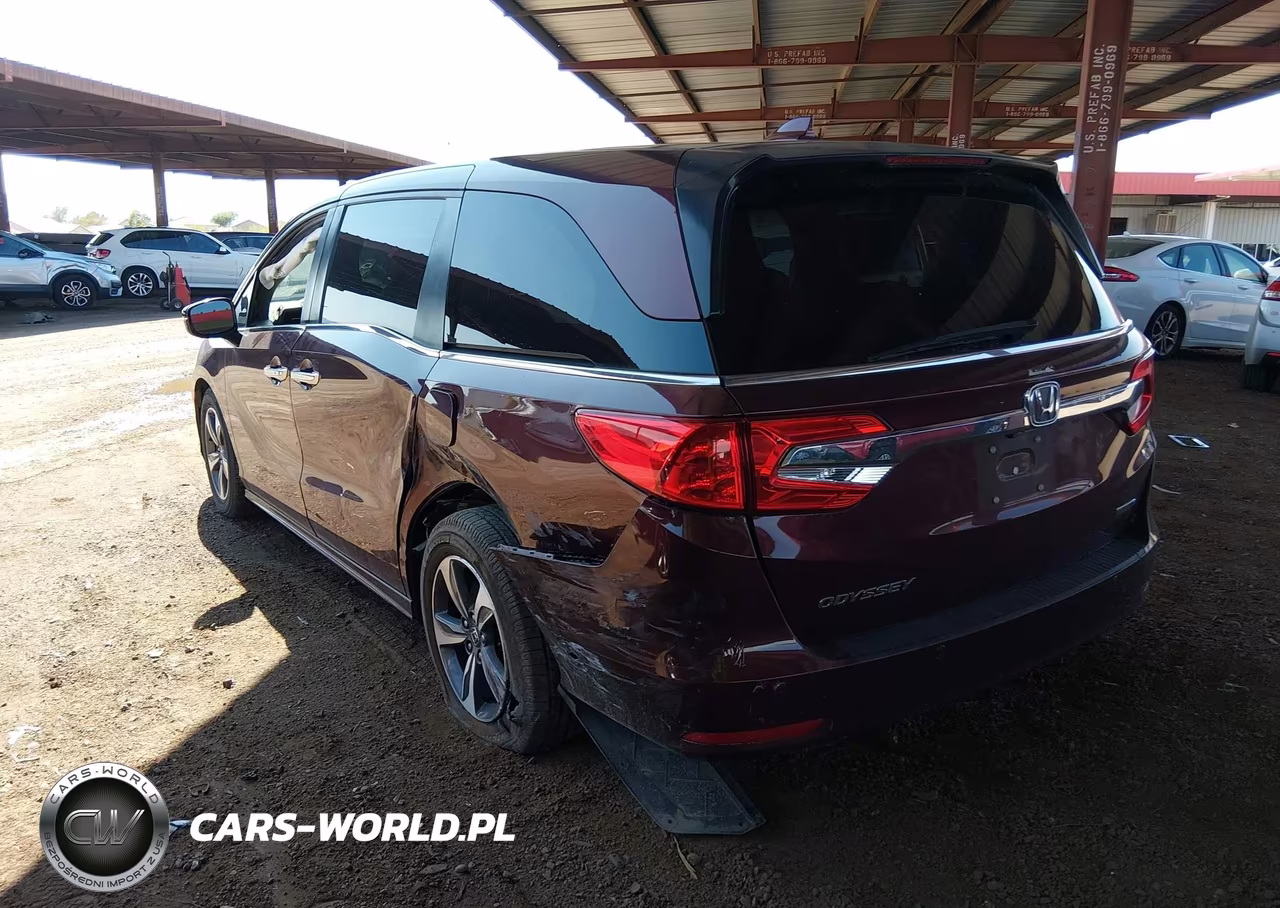2019 Honda Odyssey Touring VIN:5FNRL6H82KB036613 - 3