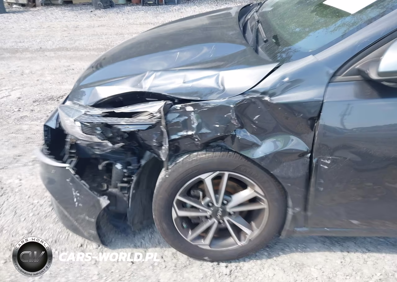 2023 Kia Forte Lxs VIN:3KPF24AD1PE542139 - 6