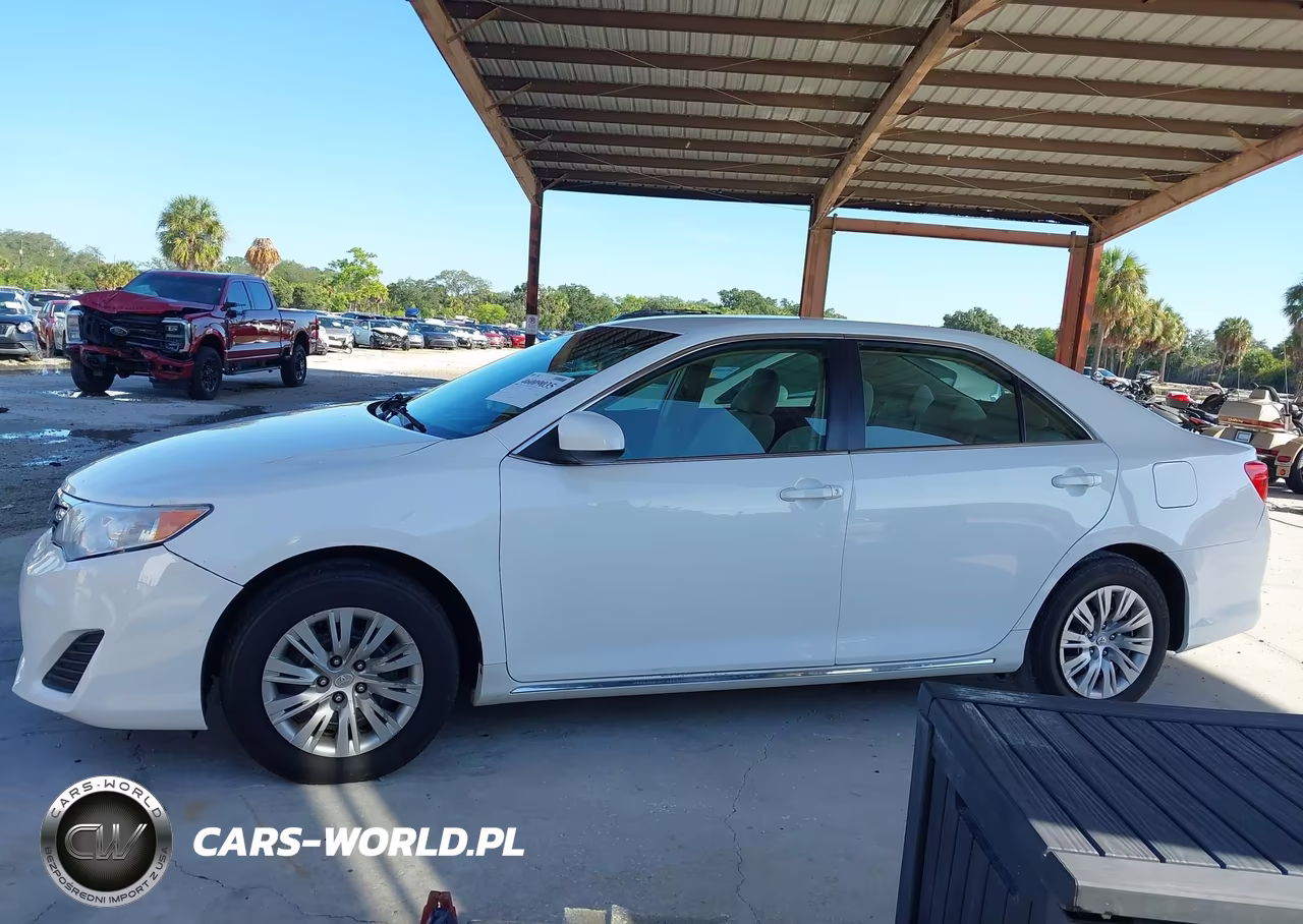 2013 Toyota Camry Le VIN:4T1BF1FKXDU237644 - 14