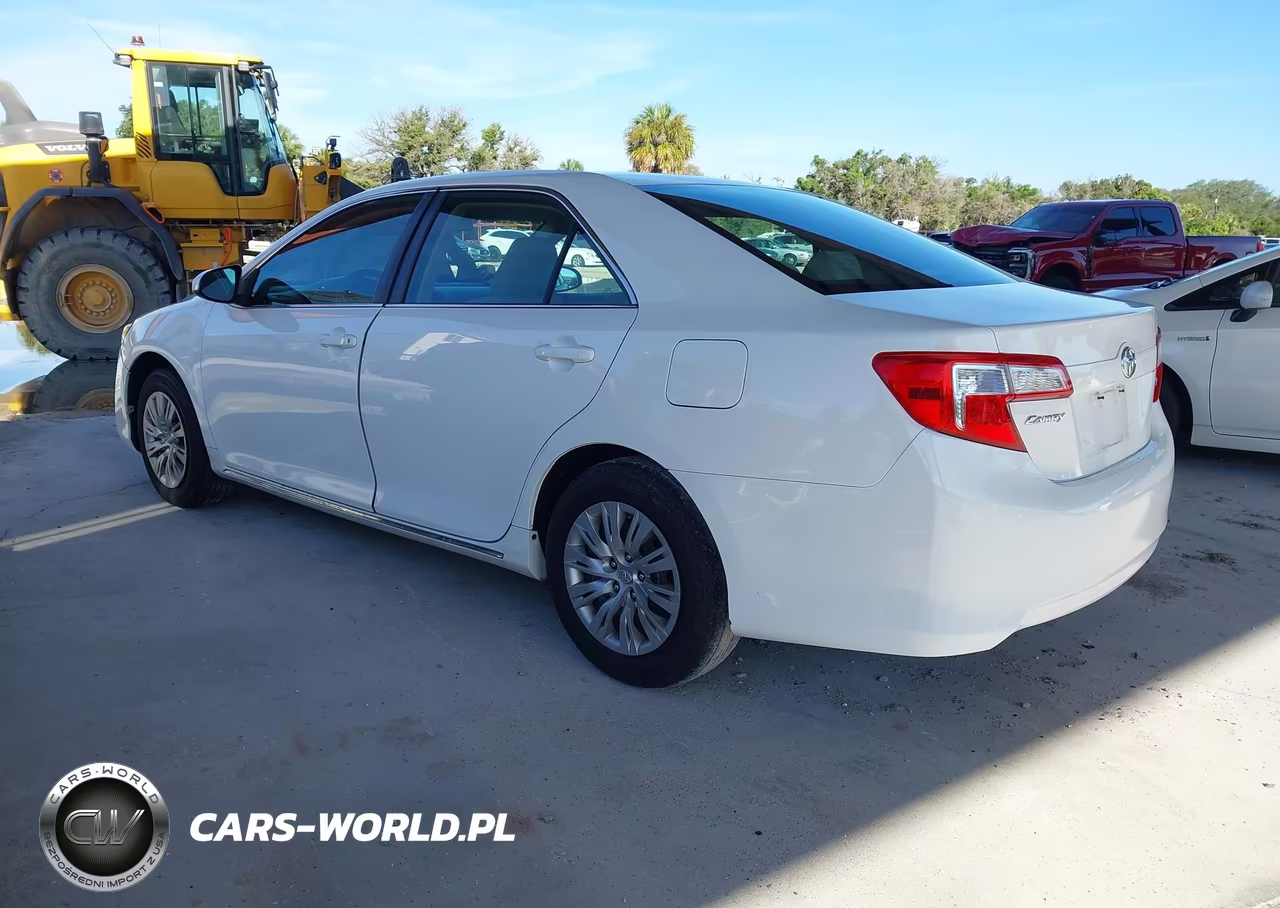 2013 Toyota Camry Le VIN:4T1BF1FKXDU237644 - 3
