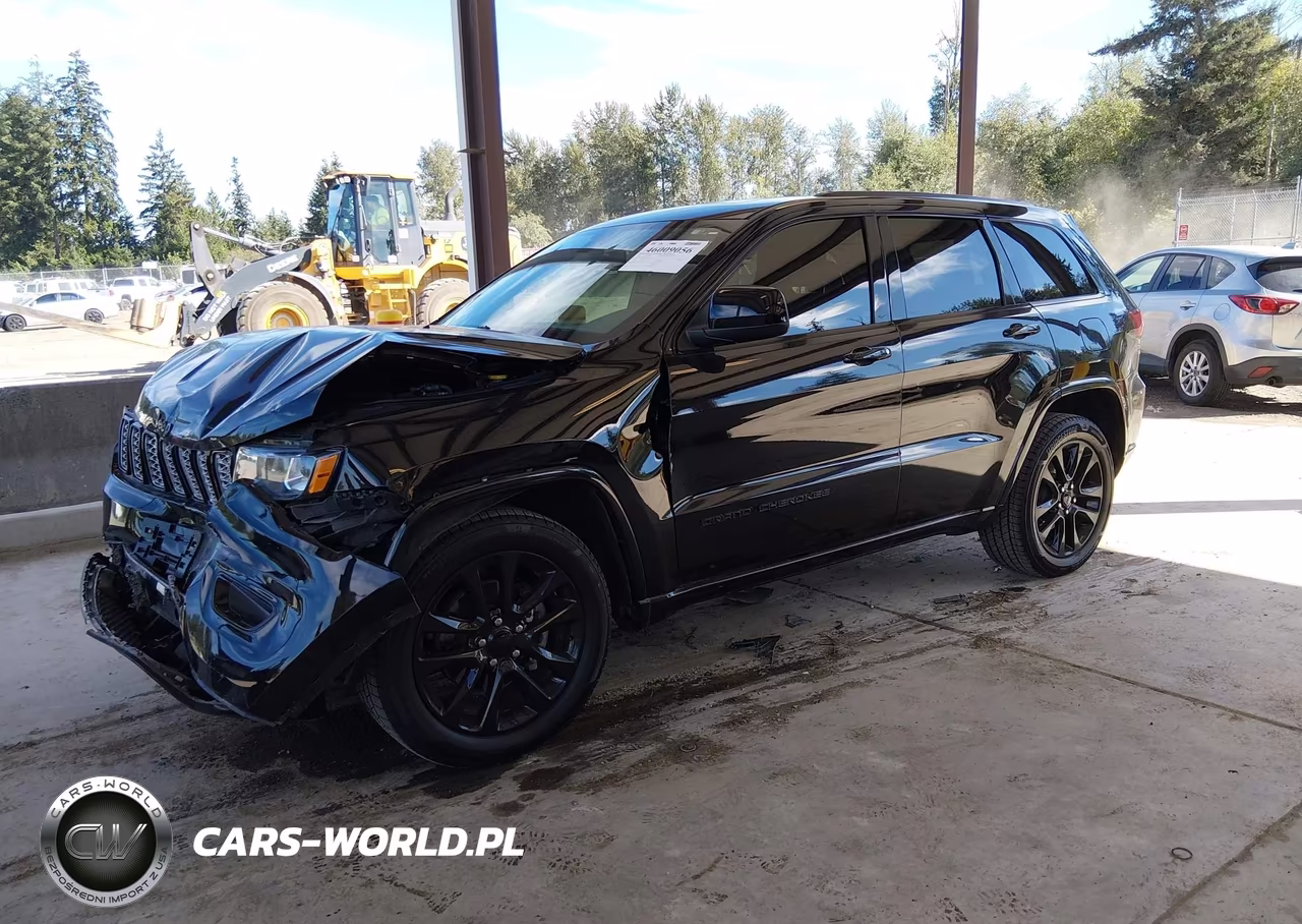 2018 Jeep Grand Cherokee Altitude 4X2 VIN:1C4RJEAG6JC392074 - 2