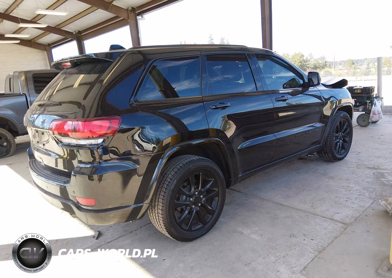 2018 Jeep Grand Cherokee Altitude 4X2 VIN:1C4RJEAG6JC392074 - 4