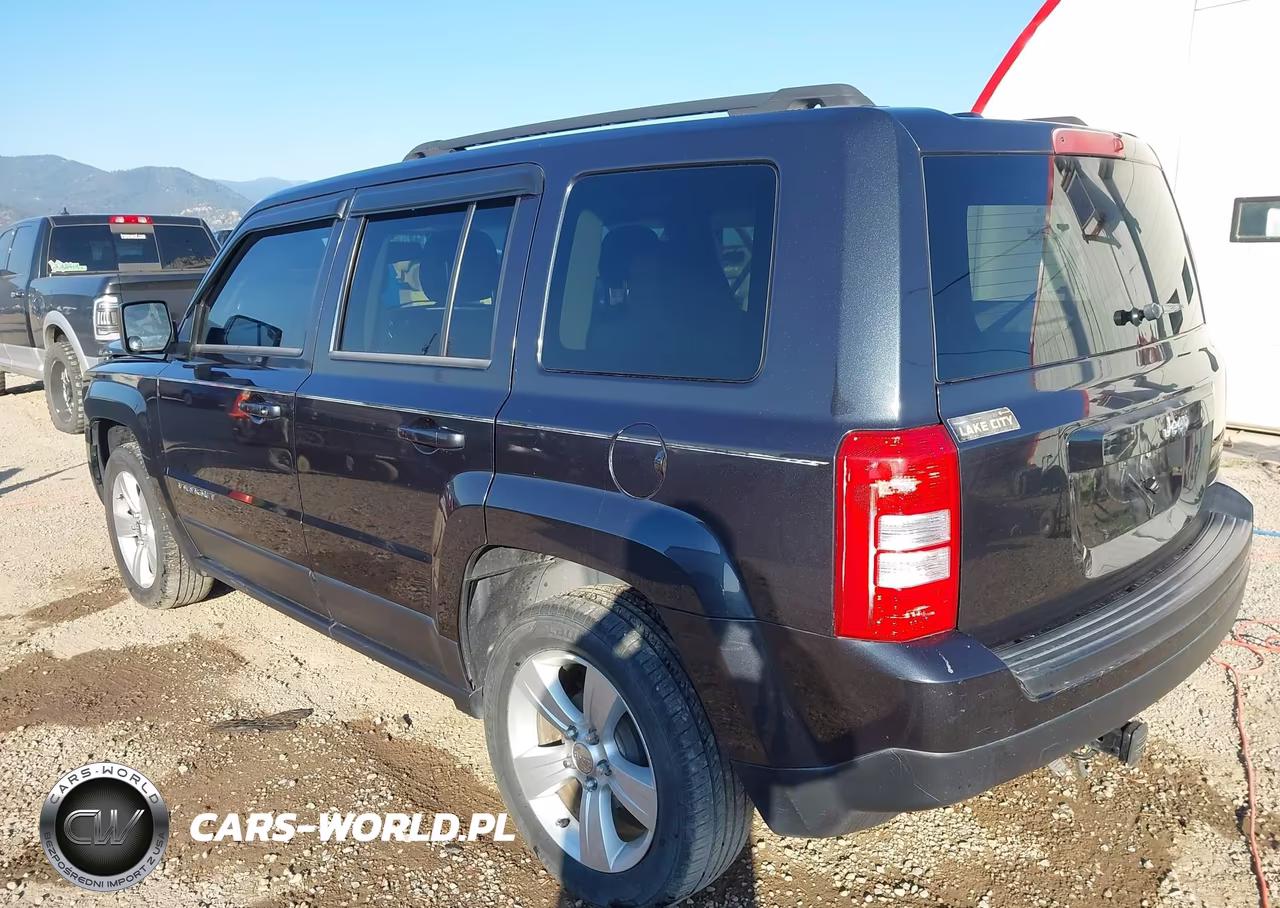 2014 Jeep Patriot Latitude VIN:1C4NJPFB5ED764656 - 3