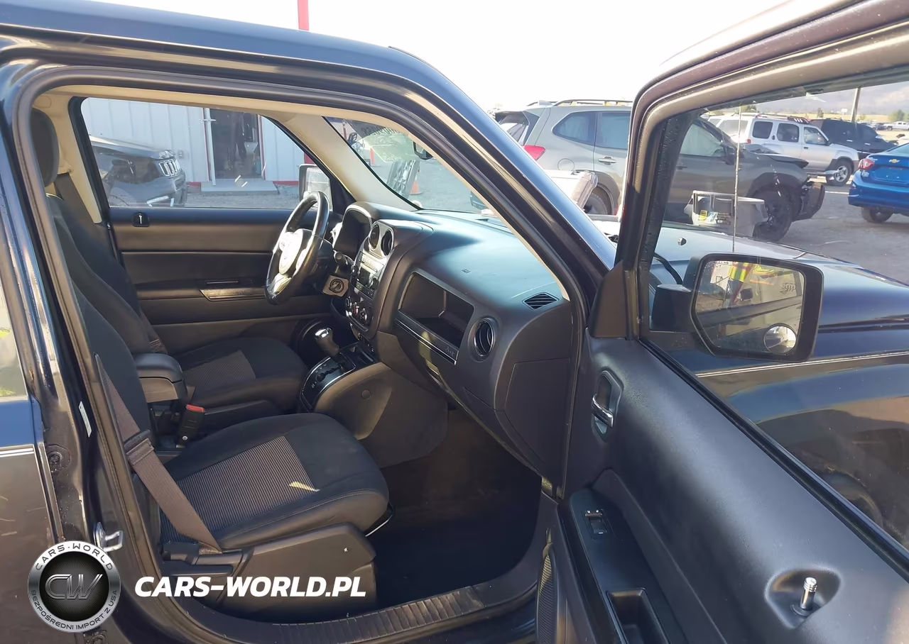 2014 Jeep Patriot Latitude VIN:1C4NJPFB5ED764656 - 5