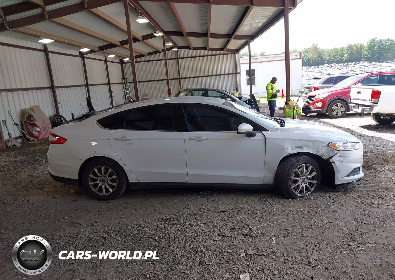 2016 Ford Fusion S VIN:3FA6P0G76GR318570 - 13