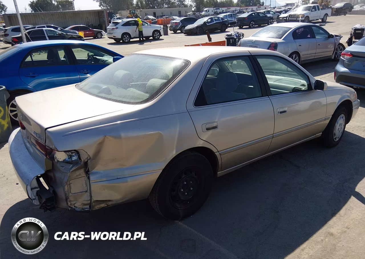1997 Toyota Camry Le VIN:JT2BG22K7V0018560 - 4