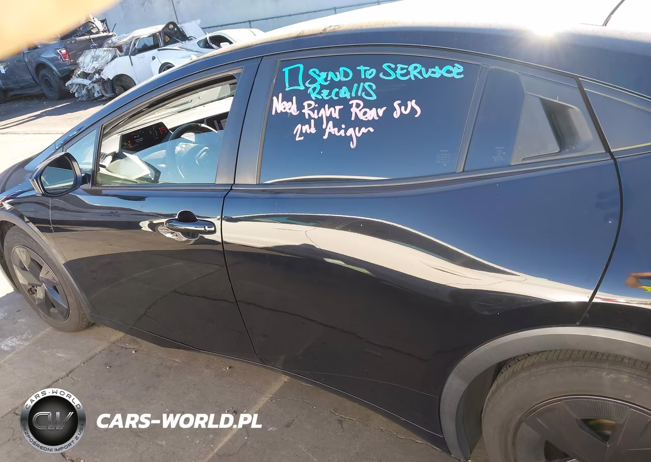 2023 Toyota Prius Le VIN:JTDACAAU3P3014874 - 15