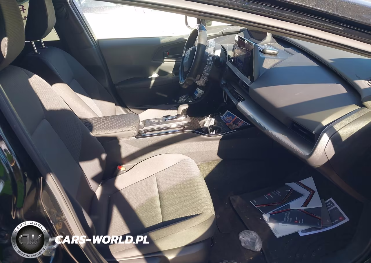 2023 Toyota Prius Le VIN:JTDACAAU3P3014874 - 5