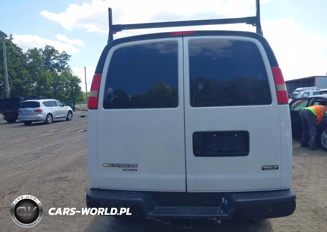 2015 Chevrolet Express 2500 Work Van VIN:1GCWGFFF3F1231904 - 16