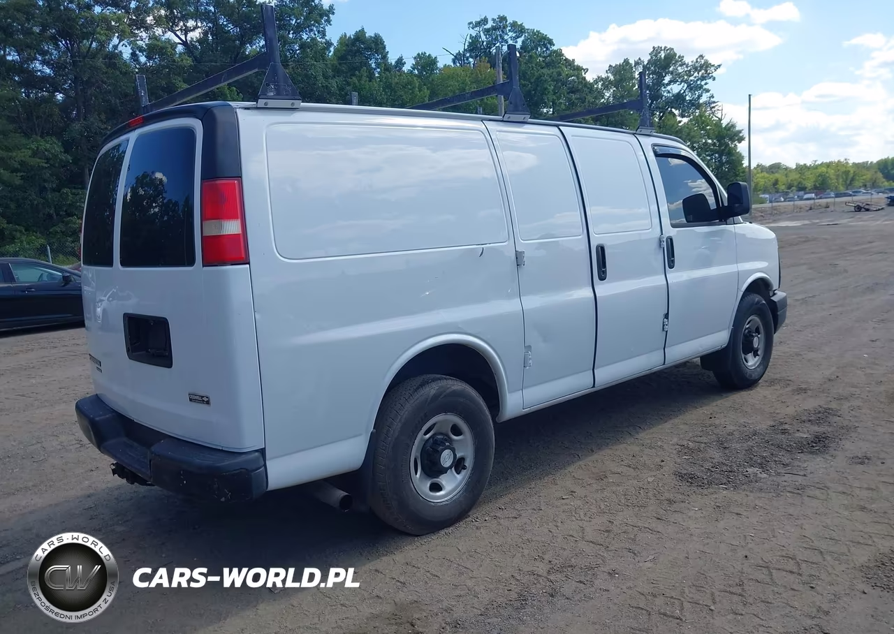 2015 Chevrolet Express 2500 Work Van VIN:1GCWGFFF3F1231904 - 4