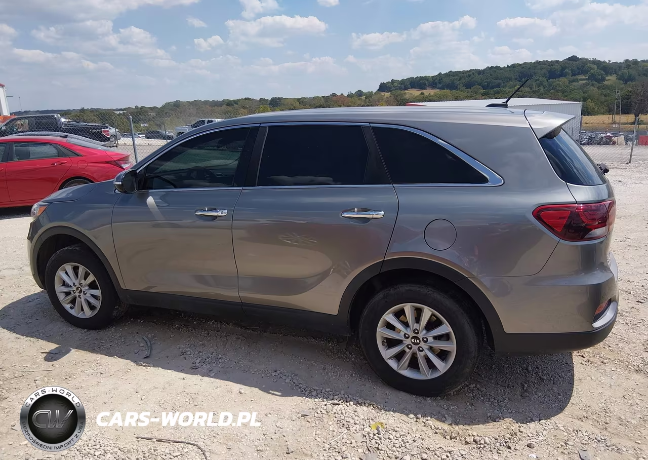 2019 Kia Sorento 2.4L L VIN:5XYPG4A36KG544557 - 14