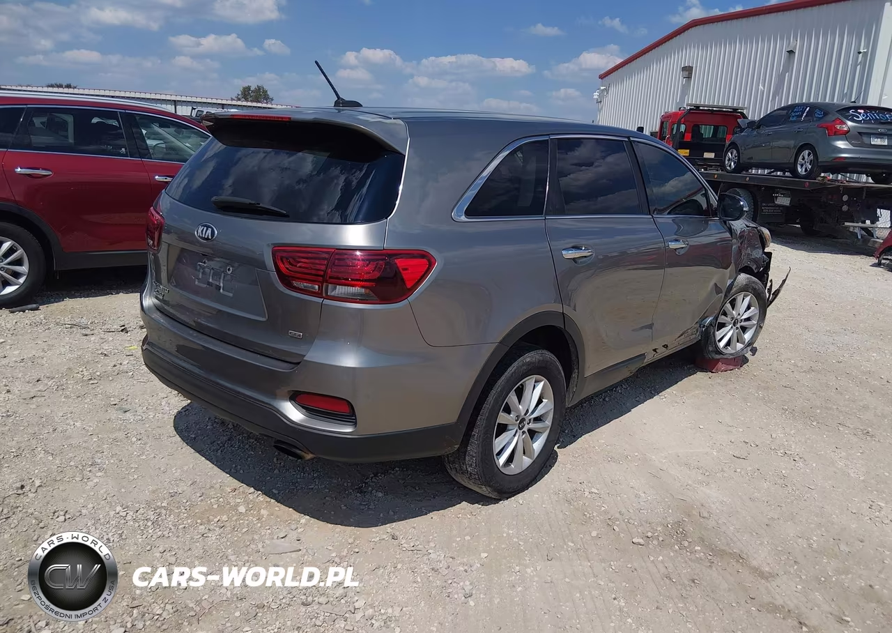2019 Kia Sorento 2.4L L VIN:5XYPG4A36KG544557 - 4