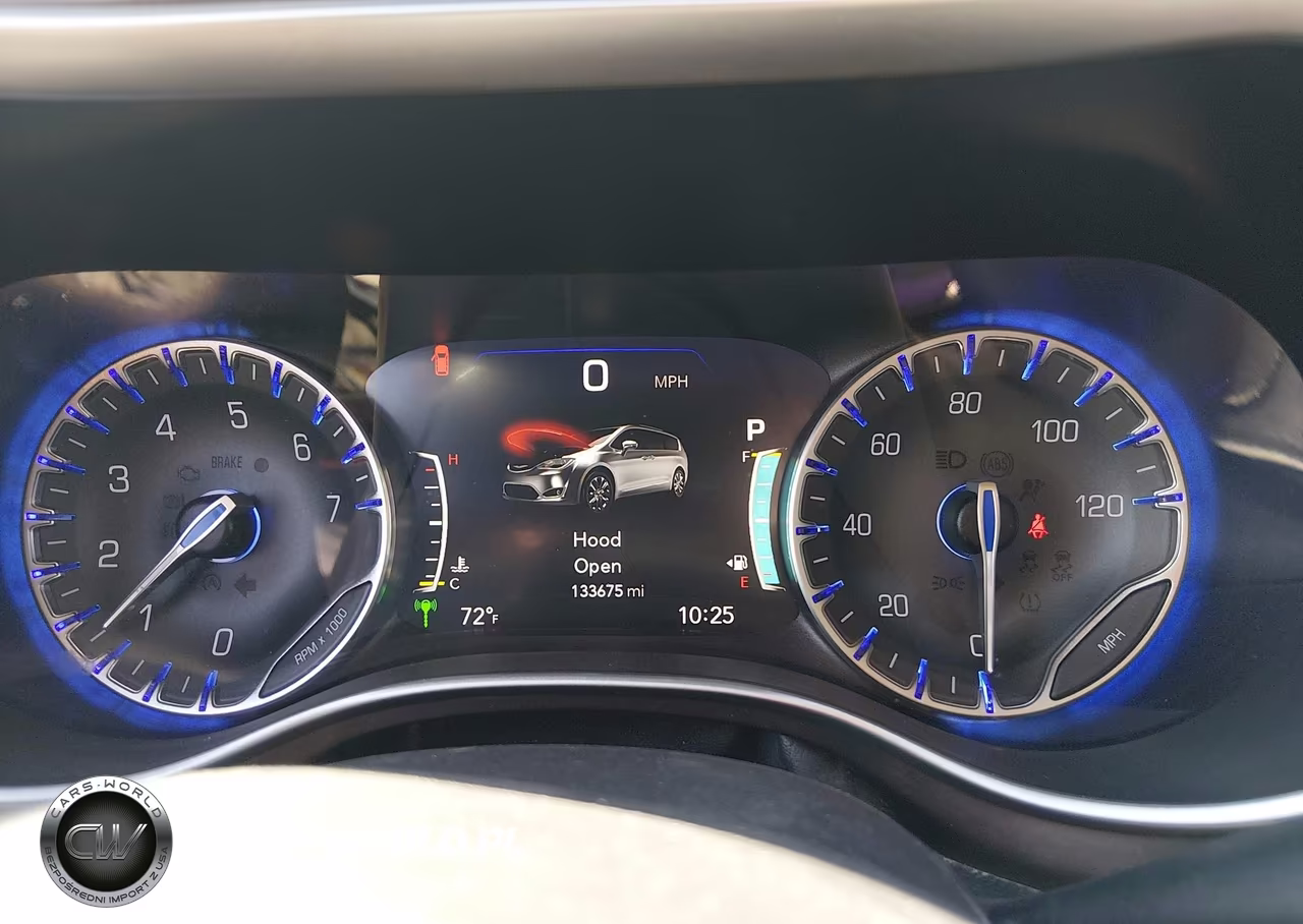 2018 Chrysler Pacifica Touring L VIN:2C4RC1BG7JR120948 - 7
