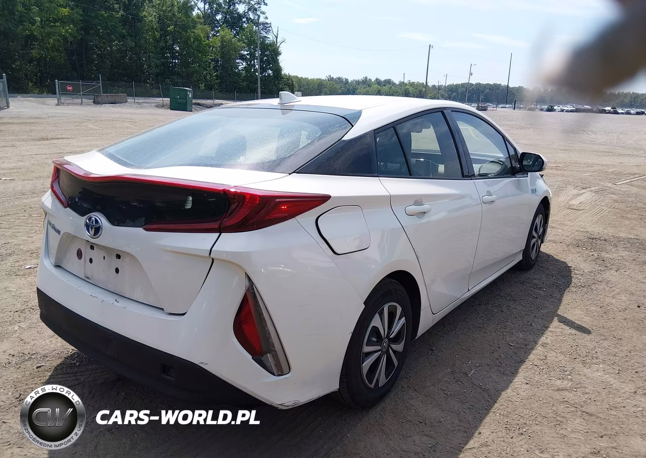 2017 Toyota Prius Prime Premium VIN:JTDKARFP5H3066570 - 4