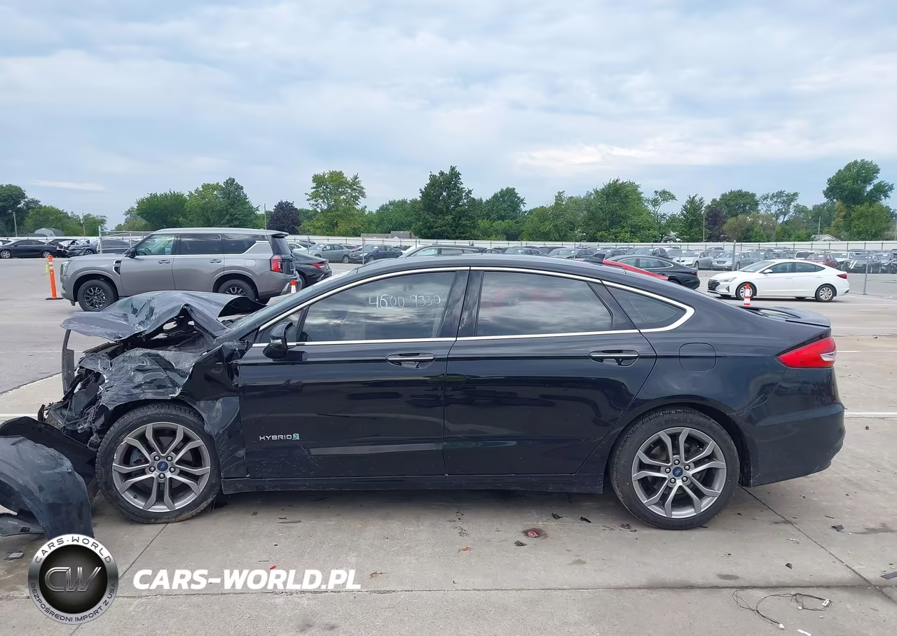 2019 Ford Fusion Hybrid Titanium VIN:3FA6P0RU6KR166205 - 14