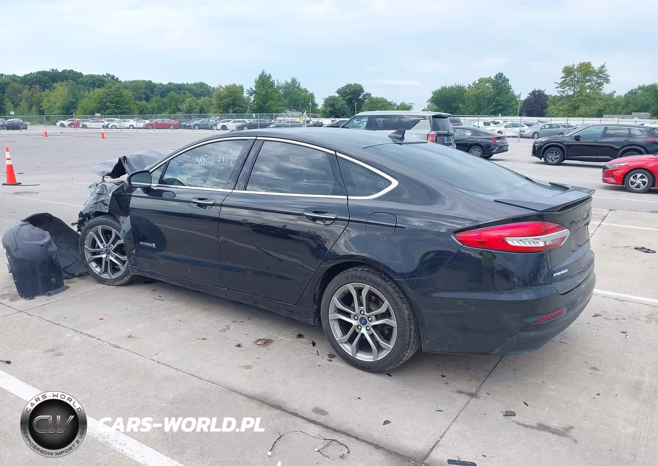 2019 Ford Fusion Hybrid Titanium VIN:3FA6P0RU6KR166205 - 3