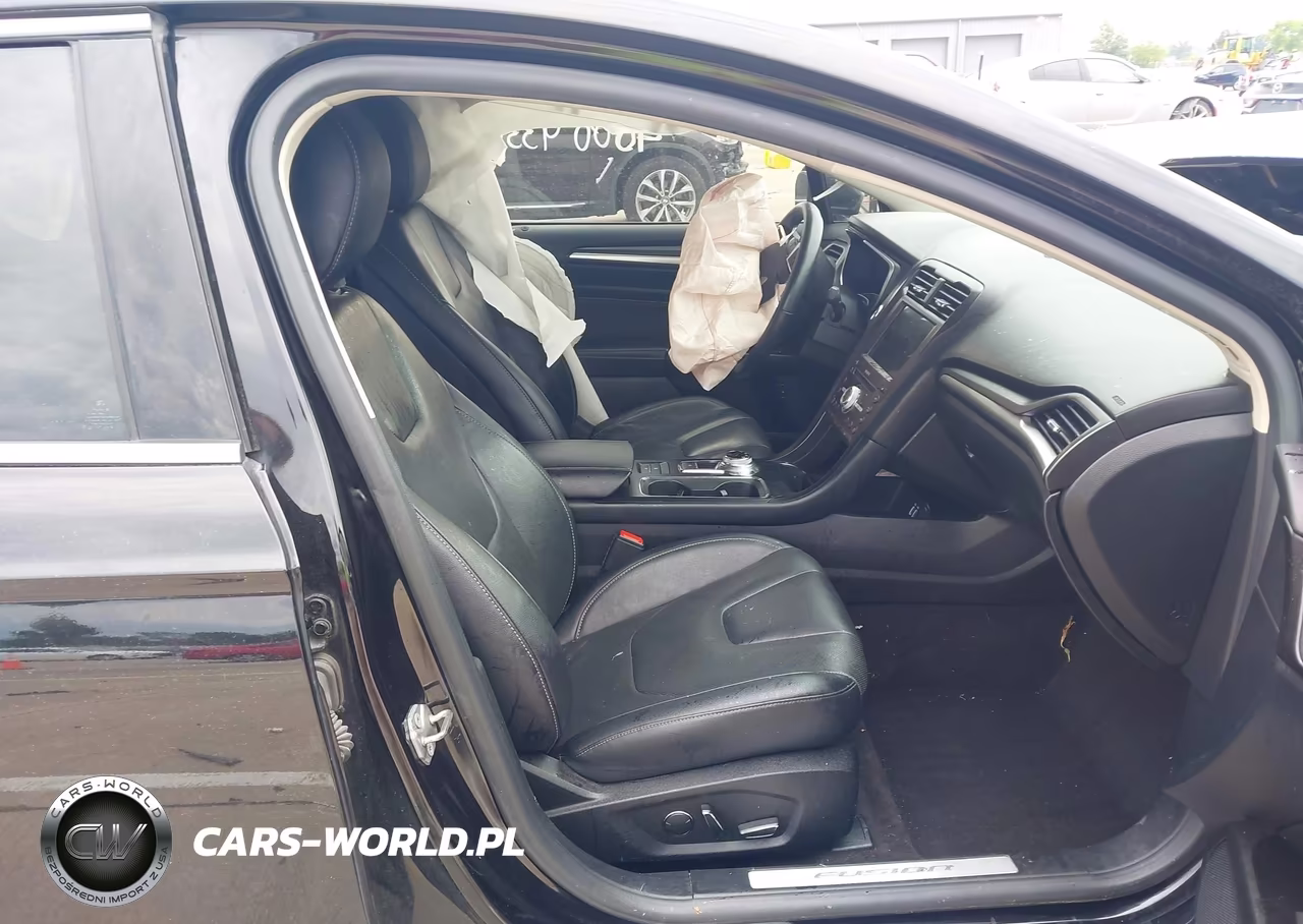 2019 Ford Fusion Hybrid Titanium VIN:3FA6P0RU6KR166205 - 5